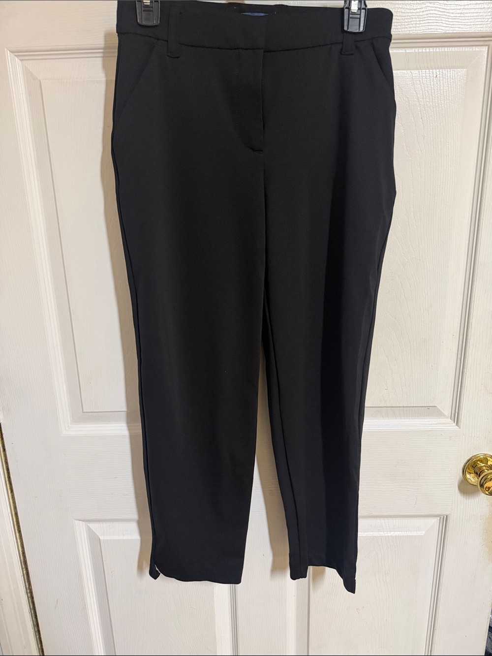 Democracy Black Cropped Straight-Leg Pants